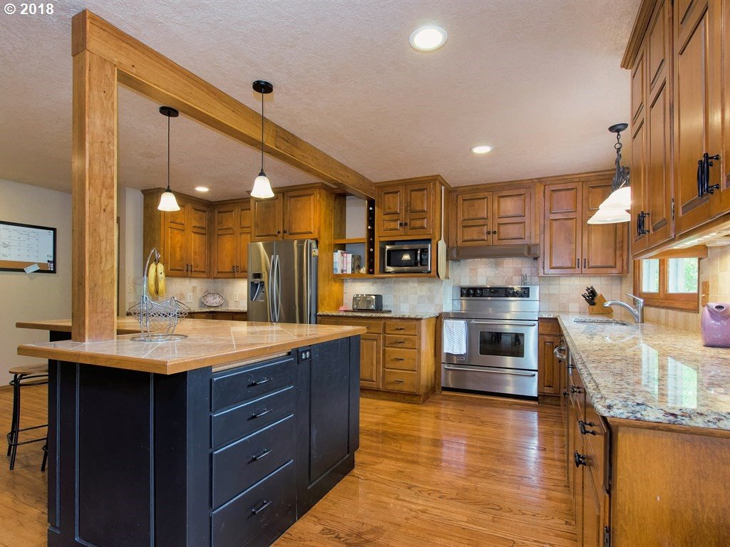 15165 Southwest Bull Mountain Road Tigard, OR 97224 - Photo 7 of 32 Gallery Image 7