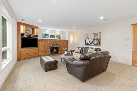 $1,995,000 | 710 Shadyview Lane North, Plymouth, MN 55447
