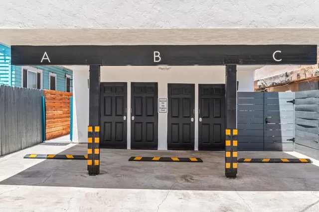 $3,000 | 725 Kingston Court, San Diego, CA 92109