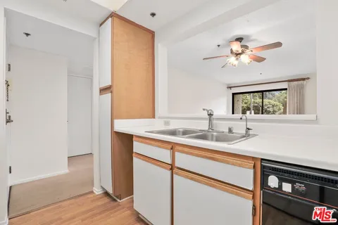 $344,500 | 501 Palisades Drive, Unit 219, Pacific Palisades, CA 90272