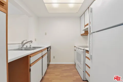 $344,500 | 501 Palisades Drive, Unit 219, Pacific Palisades, CA 90272