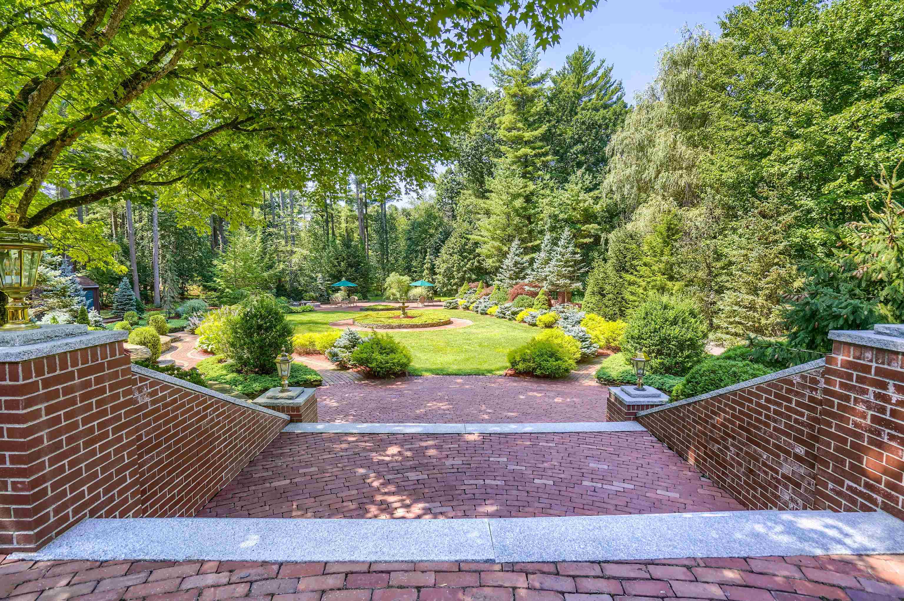 16 Camelot Road Windham, NH 03087 - Photo 28 of 40