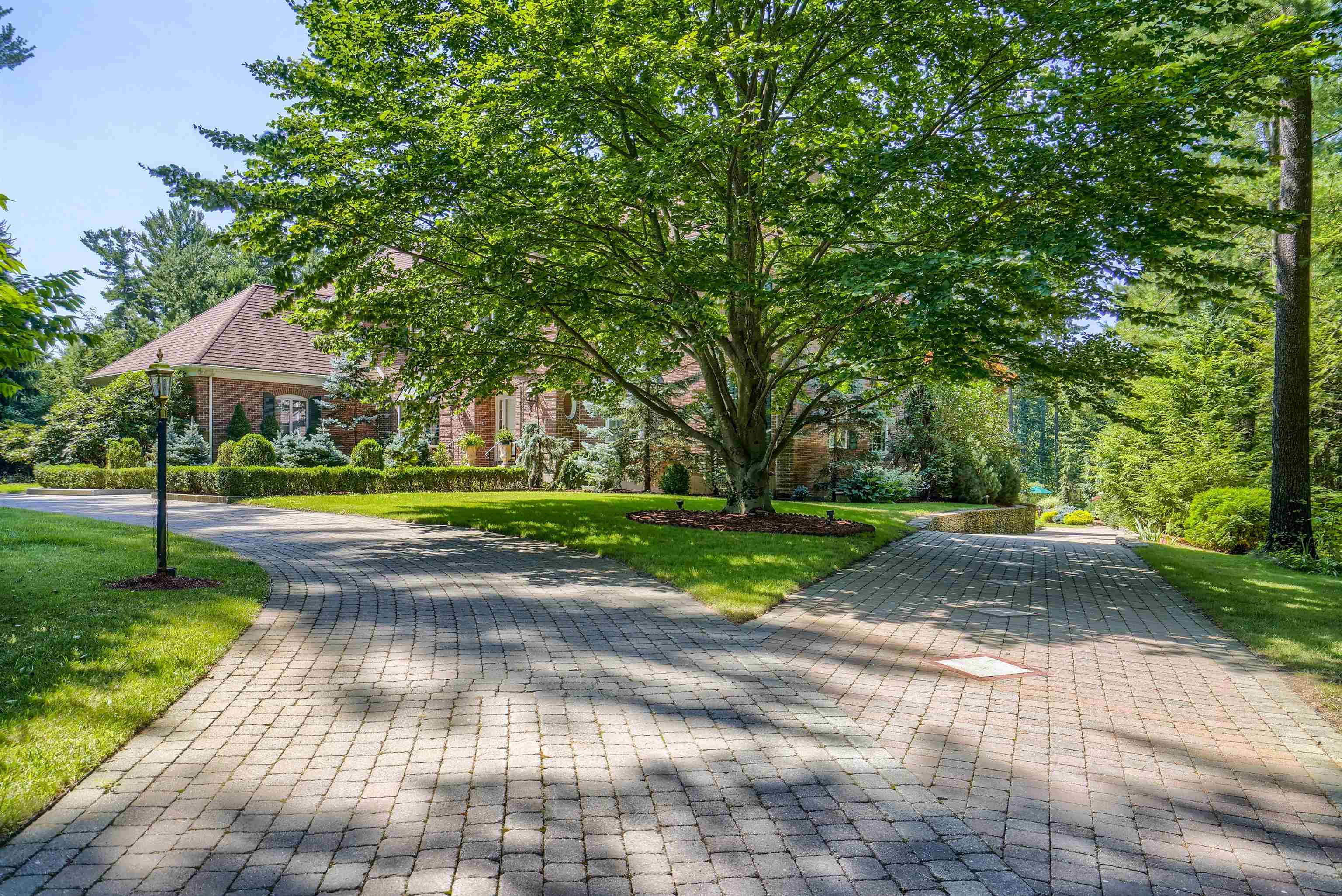 16 Camelot Road Windham, NH 03087 - Photo 34 of 40