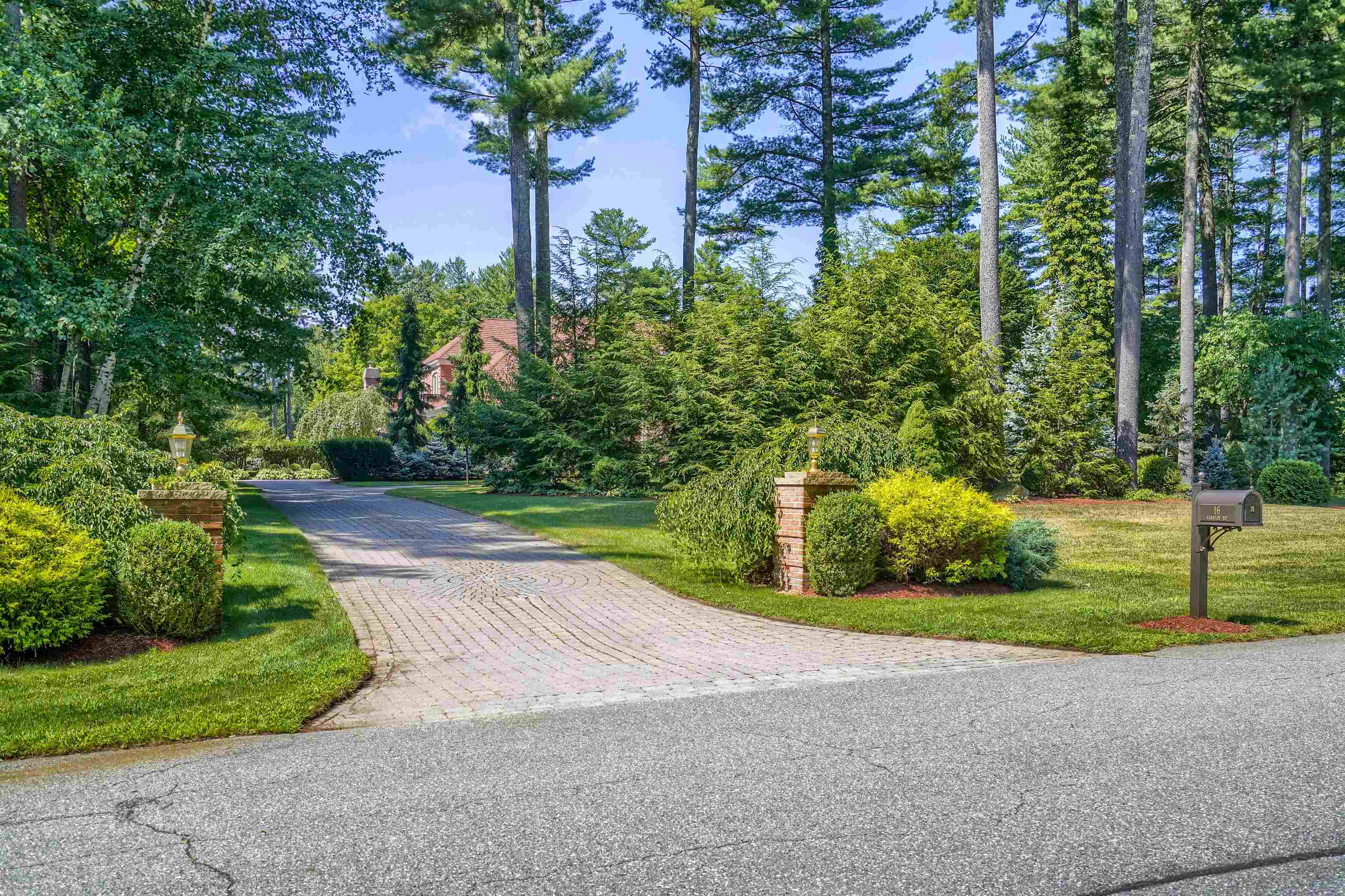 16 Camelot Road Windham, NH 03087 - Photo 38 of 40