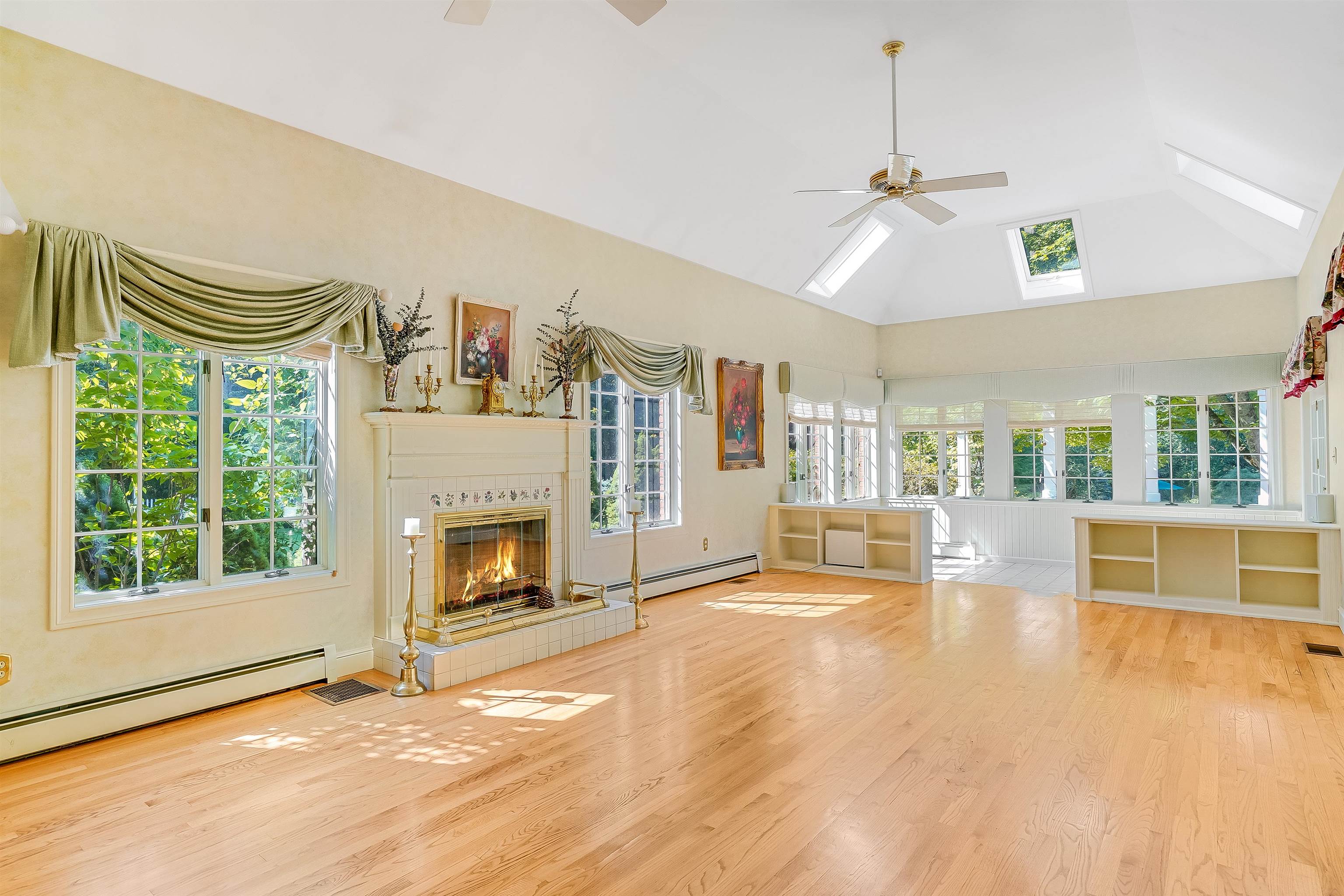 16 Camelot Road Windham, NH 03087 - Photo 5 of 40