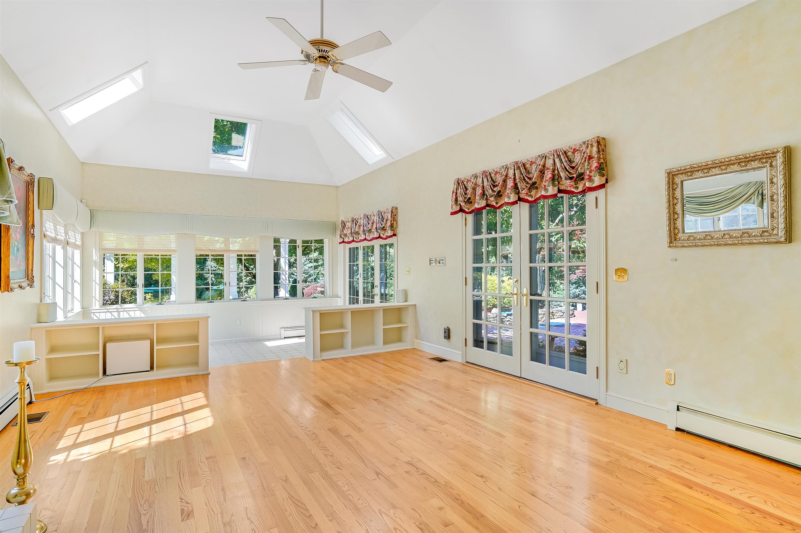 16 Camelot Road Windham, NH 03087 - Photo 6 of 40