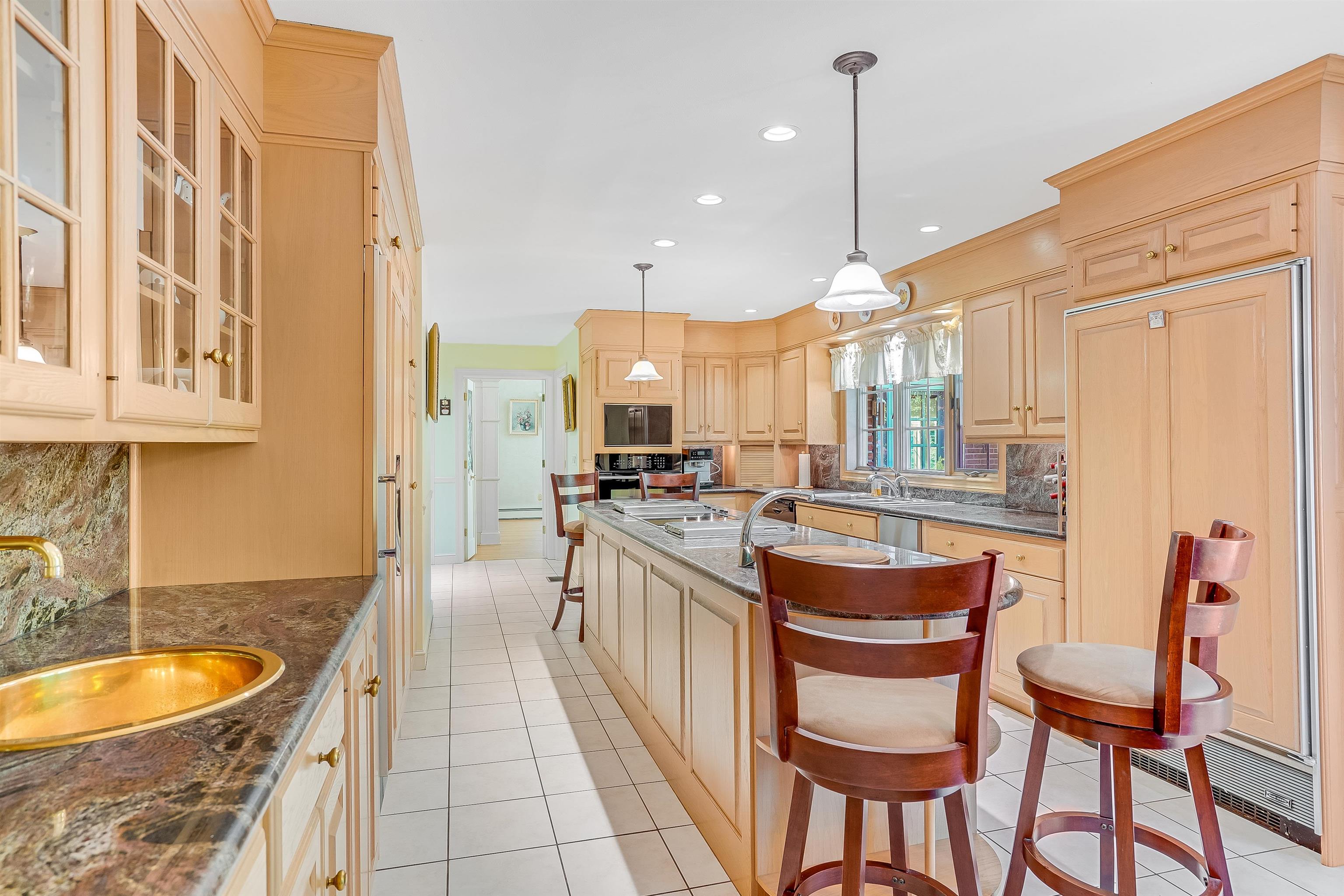 16 Camelot Road Windham, NH 03087 - Photo 8 of 40