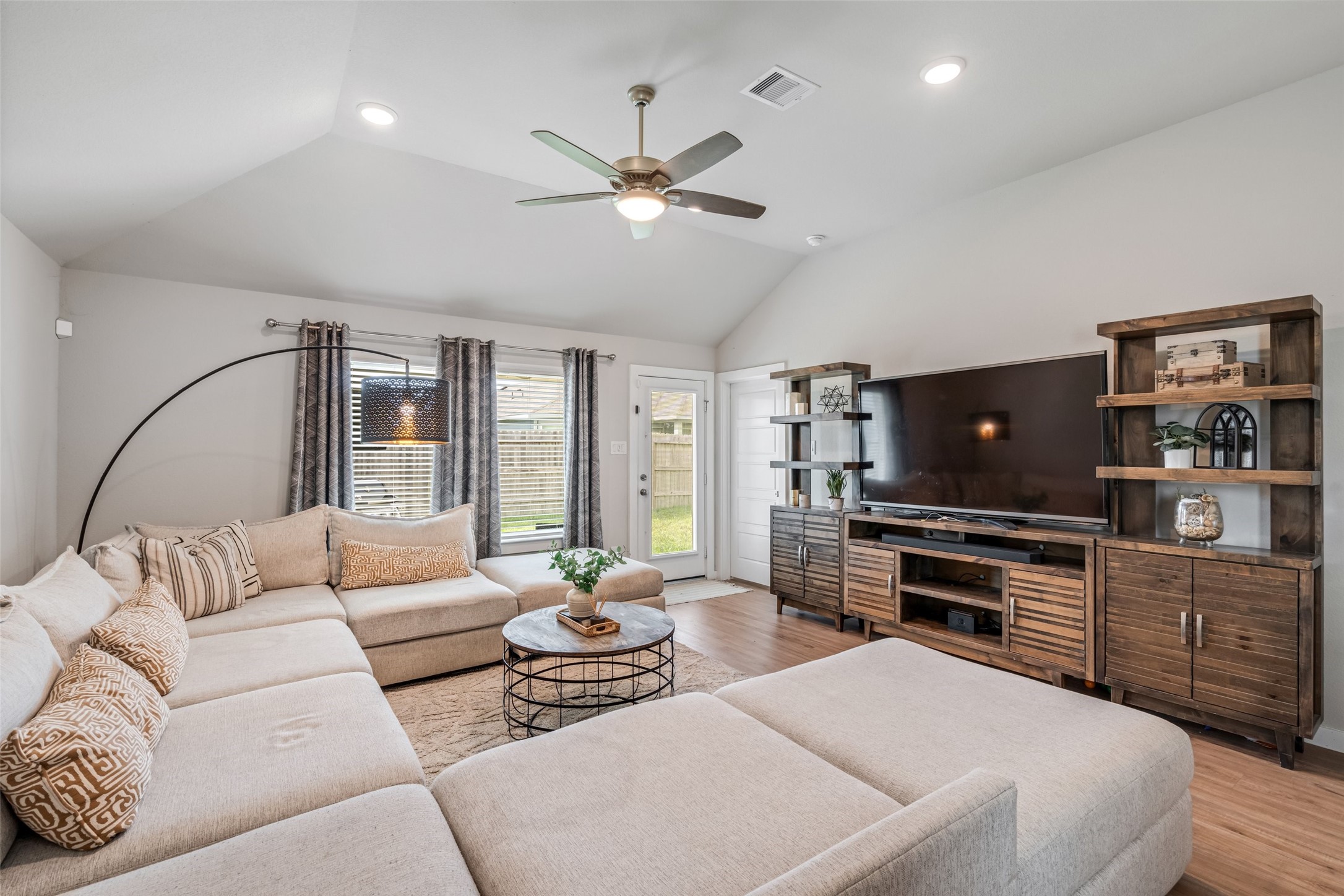 26175 Ethereal Road La Marque, TX 77568 - Photo 5 of 40