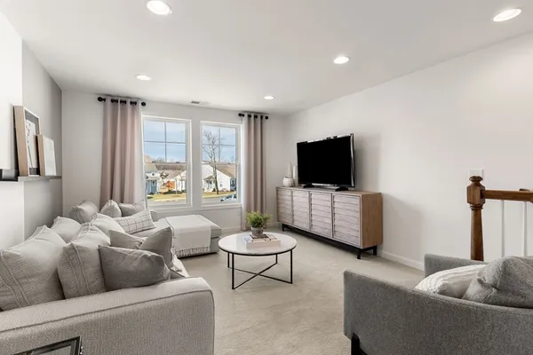 $864,999 | 10 Weathervane Drive, Unit 20, Walpole, MA 02081