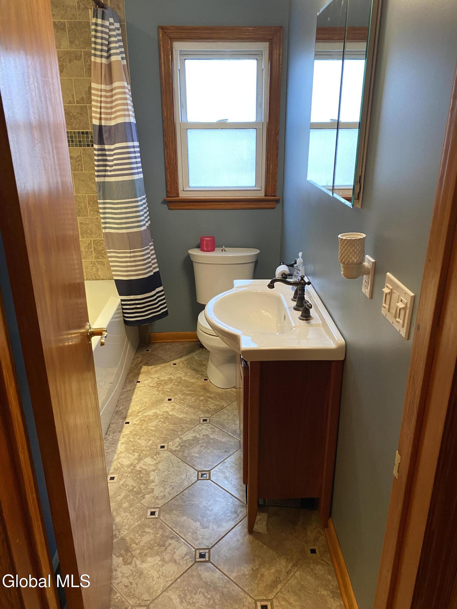 811 Duanesburg Road Schenectady, NY 12306 - Photo 28 of 38 IMG_5806