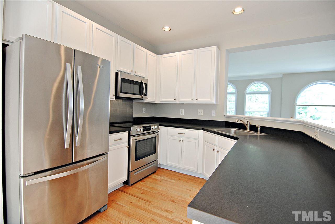 5538 Vista View Court Raleigh, NC 27612 - Photo 11 of 30