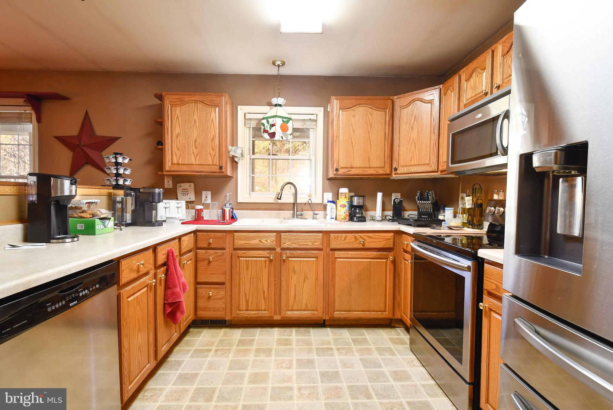 5911 Block House Road Partlow, VA 22534 - Photo 14 of 42 Kitchen with stainless steel appliances