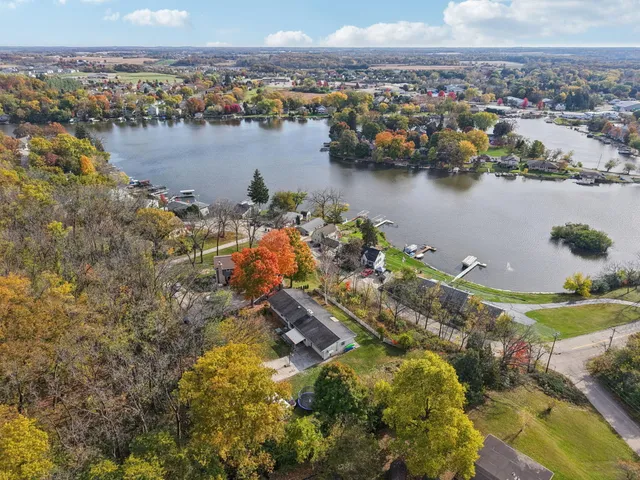 $565,000 | 150 Riverside Drive, Waterford, WI 53185