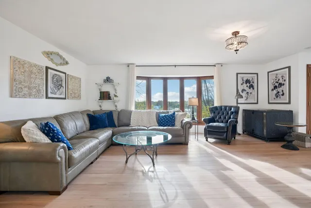 $599,900 | 150 Riverside Drive, Waterford, WI 53185