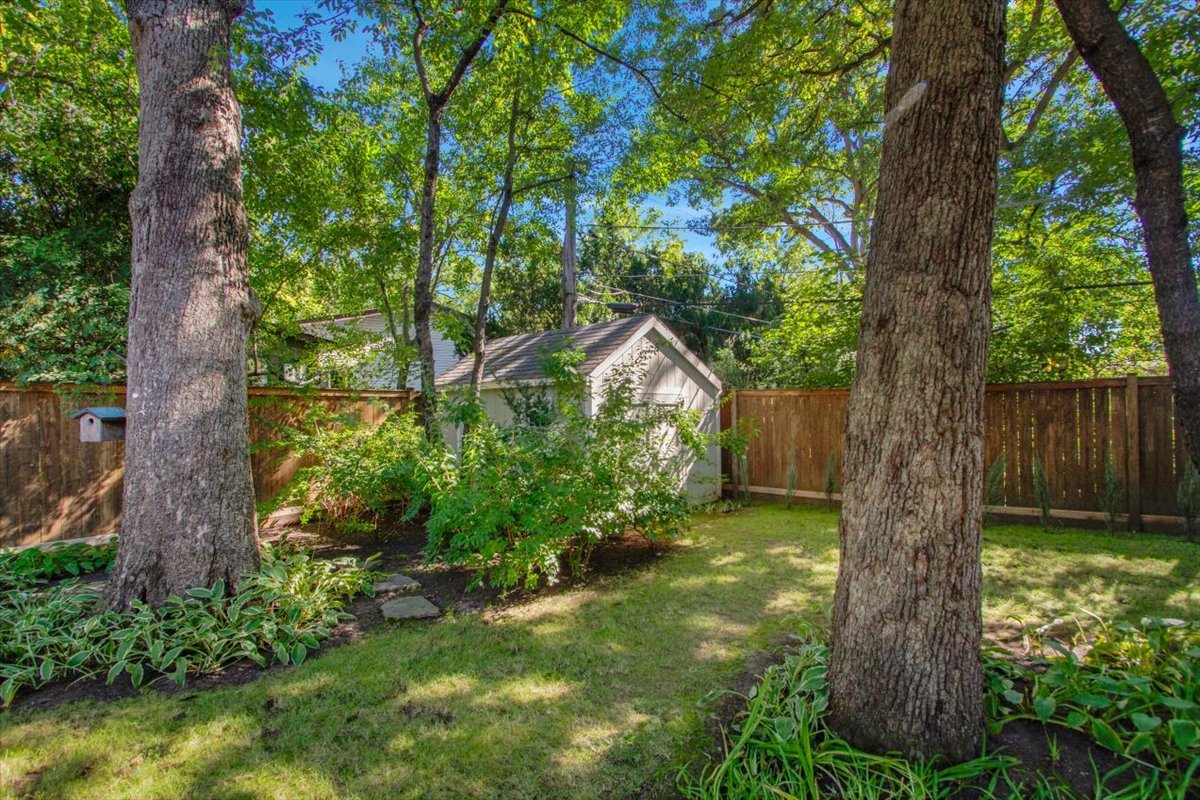 305 Dunbar Road Mundelein, IL 60060 - Photo 34 of 39 Gallery Image 34