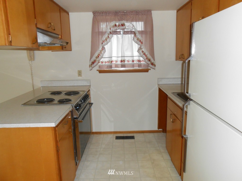 2303 Mitchell Road Southeast Port Orchard, WA 98366 - Photo 2 of 15 Gallery Image 2