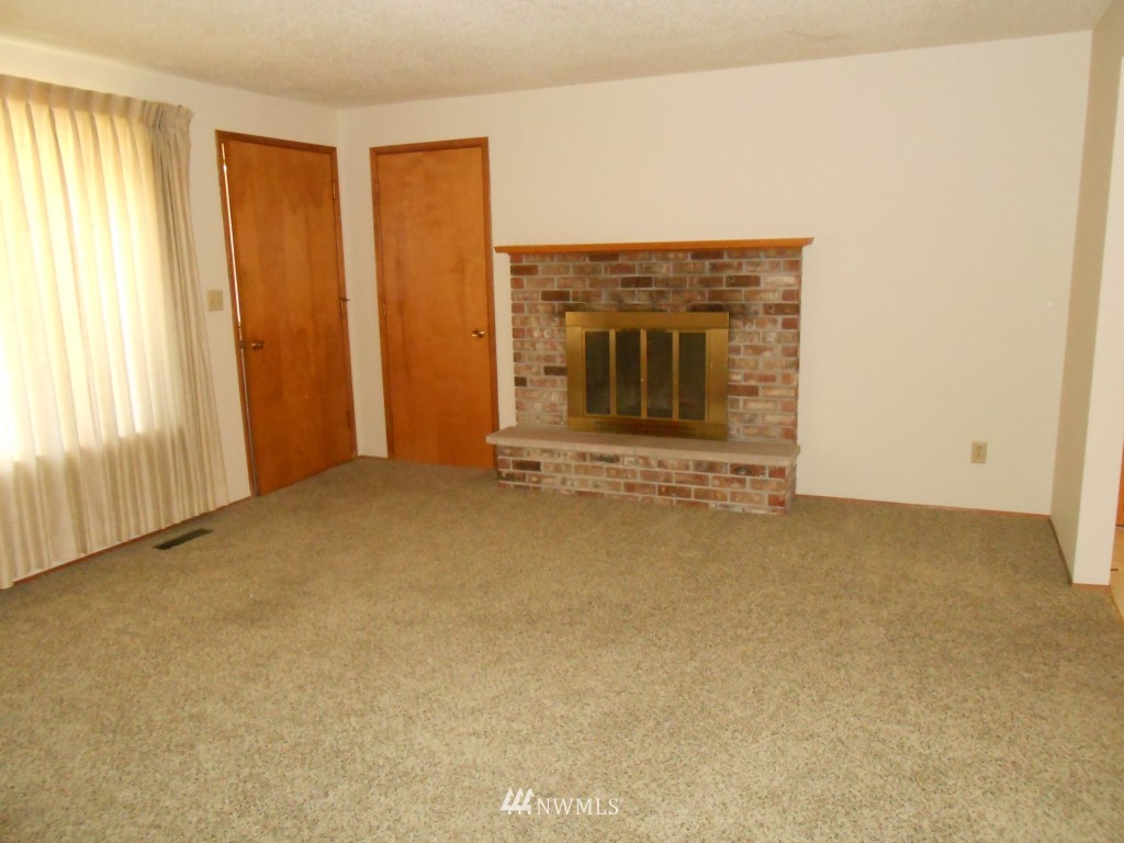 2303 Mitchell Road Southeast Port Orchard, WA 98366 - Photo 6 of 15 Gallery Image 6