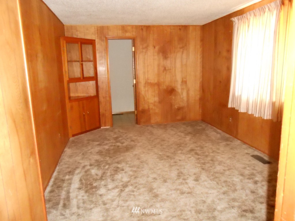 2303 Mitchell Road Southeast Port Orchard, WA 98366 - Photo 7 of 15 Gallery Image 7