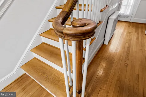 a bathroom with a toilet