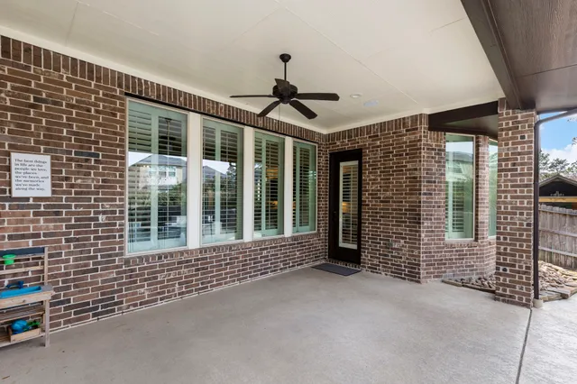 $868,000 | 34130 Mill Creek Way, Pinehurst, TX 77362