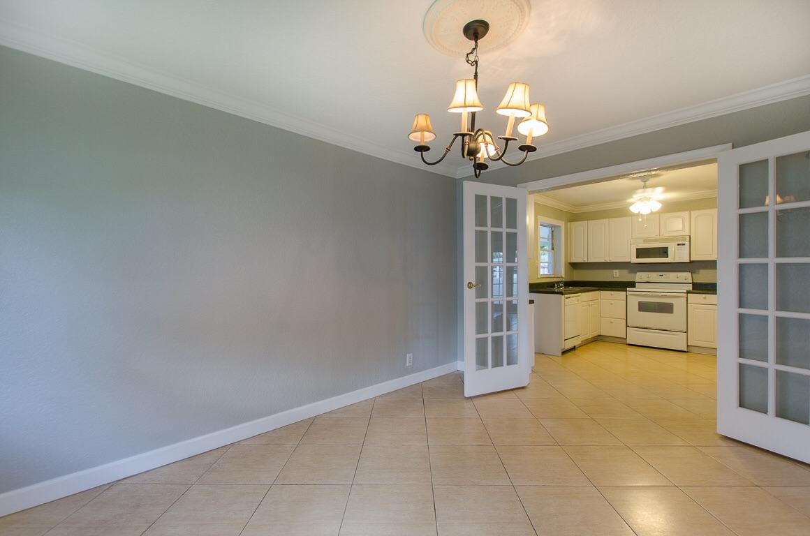 283 Southwest 2nd Street Boca Raton, FL 33432 - Photo 7 of 25 image
