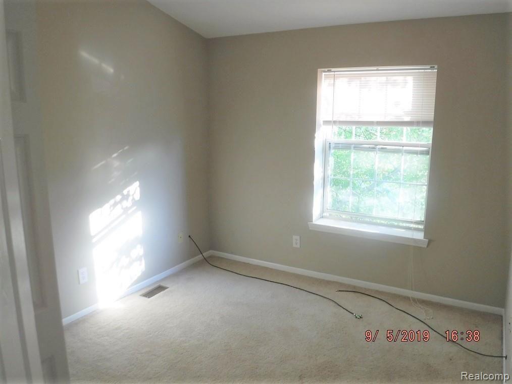 26812 Fairfield Road Southfield, MI 48076 - Photo 13 of 25 DSCF7893.JPG