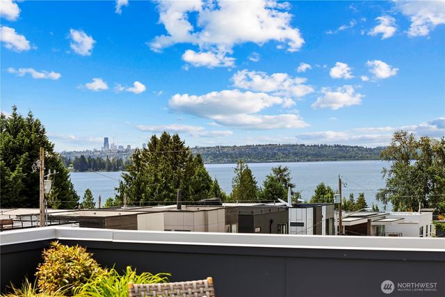$4,498,000 | 6304 Lakeview Drive, Kirkland, WA 98033