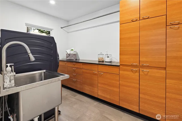 a close view of sink and tap