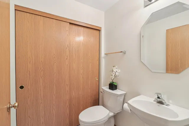 $234,900 | 31647 TallGrass Court, Lakemoor, IL 60051