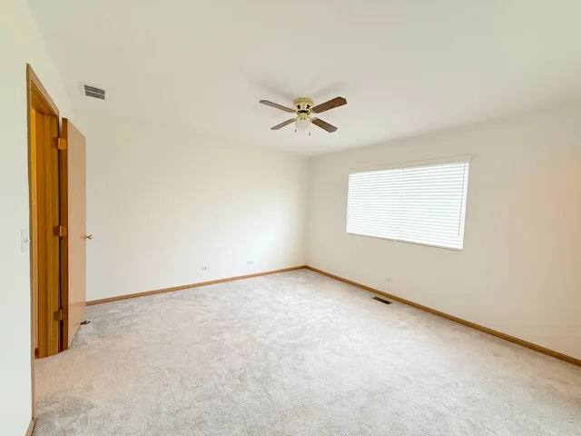 $234,900 | 31647 TallGrass Court, Lakemoor, IL 60051