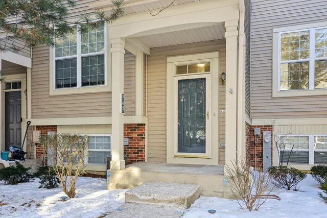 $234,900 | 31647 TallGrass Court, Lakemoor, IL 60051