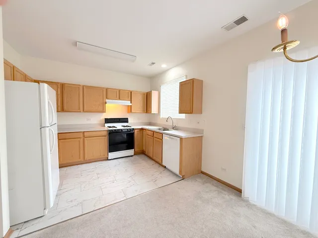 $234,900 | 31647 TallGrass Court, Lakemoor, IL 60051