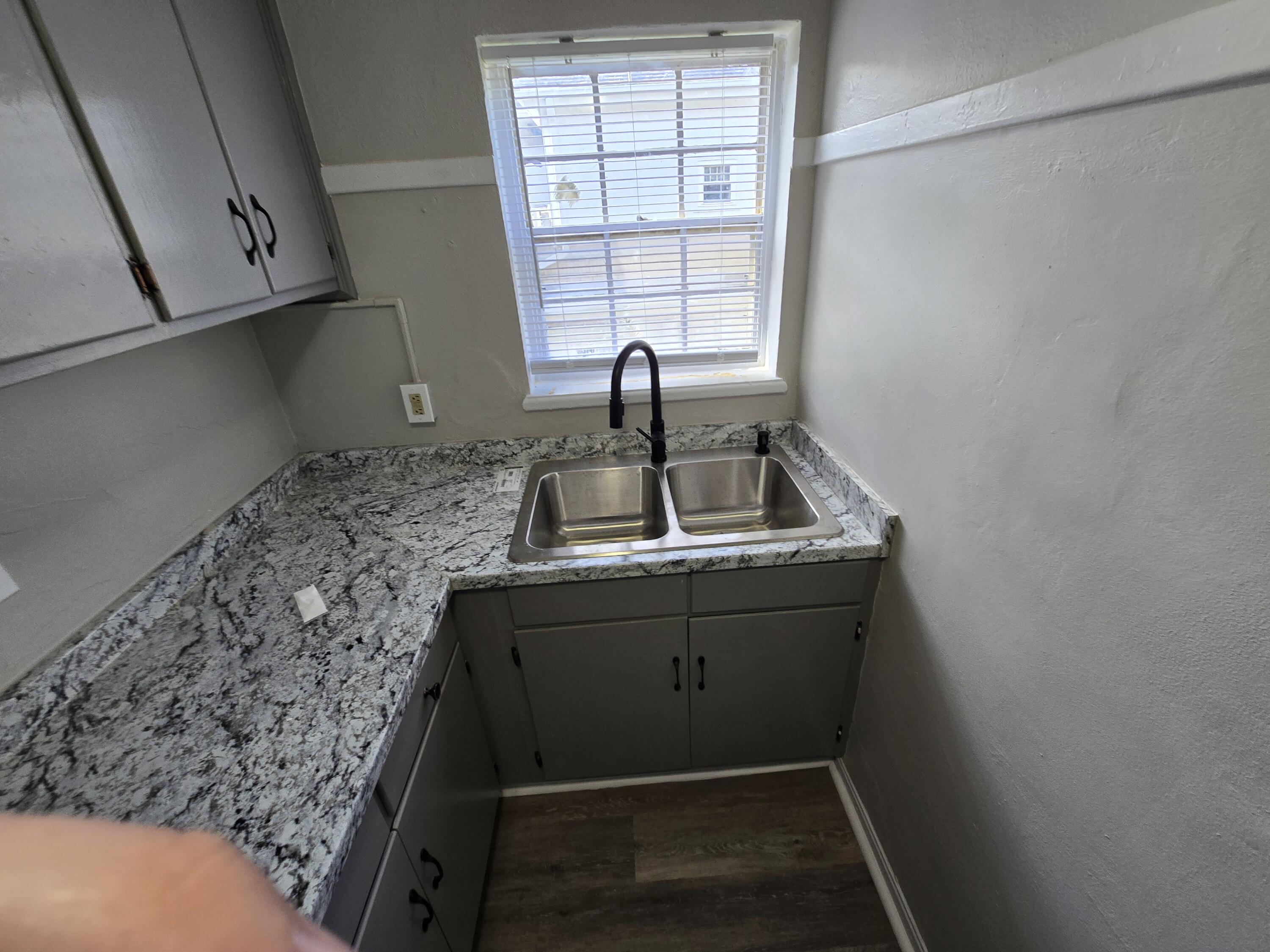 1732 Grandin Road Southwest, Unit 57 Roanoke, VA 24015 - Photo 4 of 7 Kitchen