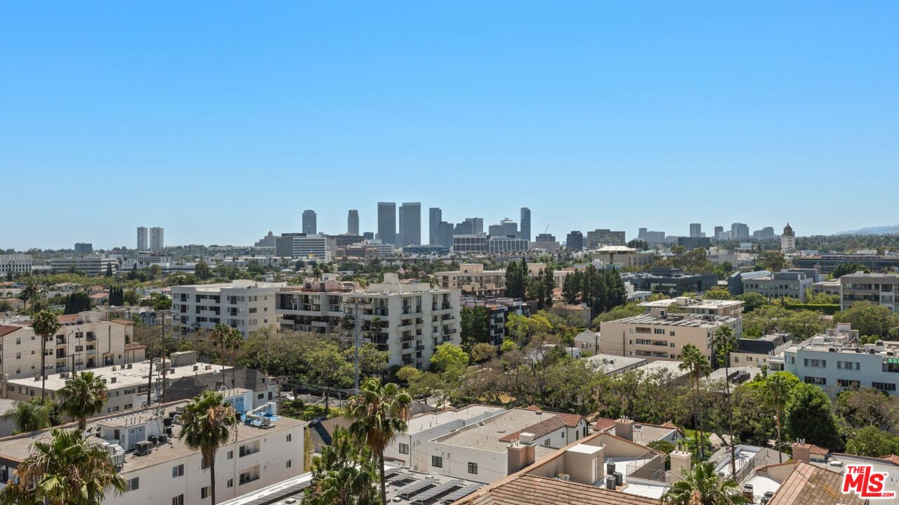 100 South Doheny Drive, Unit PH 1 Los Angeles, CA 90048 - Photo 18 of 31 a view of a city