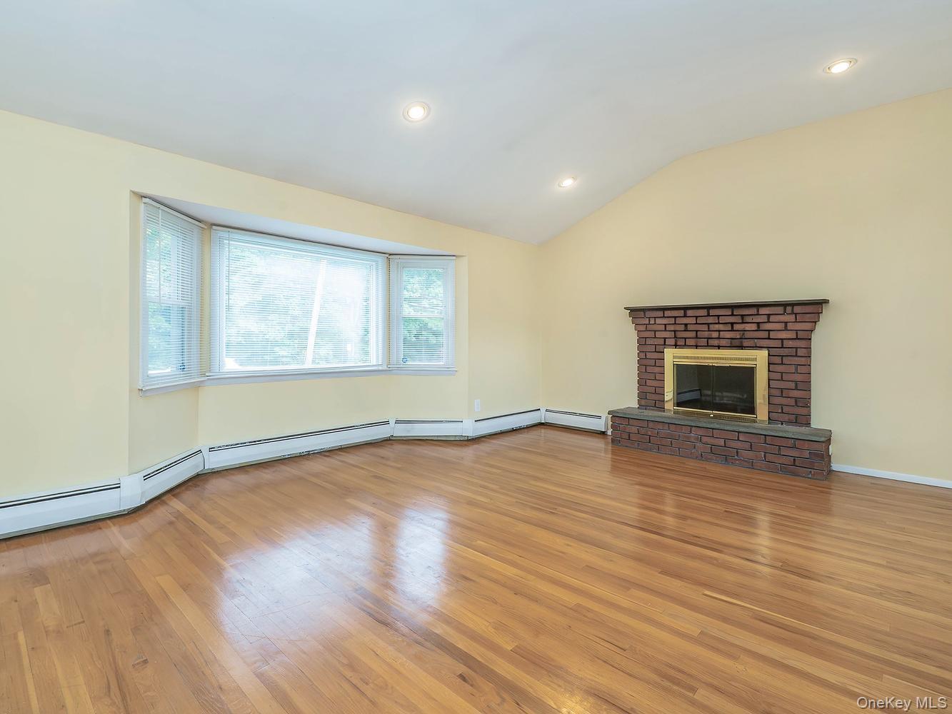 7 Plainview Road Bethpage, NY 11714 - Photo 9 of 23