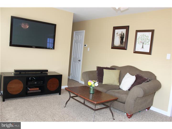 252 Somerset Road Deptford, NJ 08096 - Photo 4 of 19 Gallery Image 4
