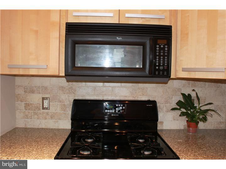 252 Somerset Road Deptford, NJ 08096 - Photo 9 of 19 Gallery Image 9
