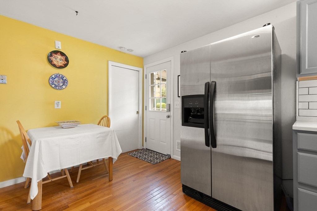 301 Hardy Pond Road Waltham, MA 02451 - Photo 6 of 22