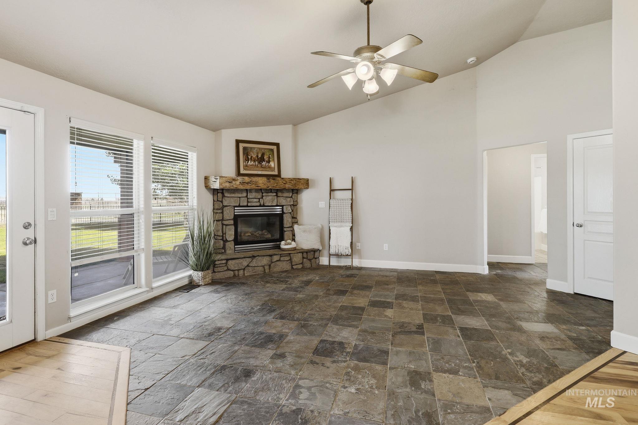 25009 Boise River Road Parma, ID 83660 - Photo 18 of 41