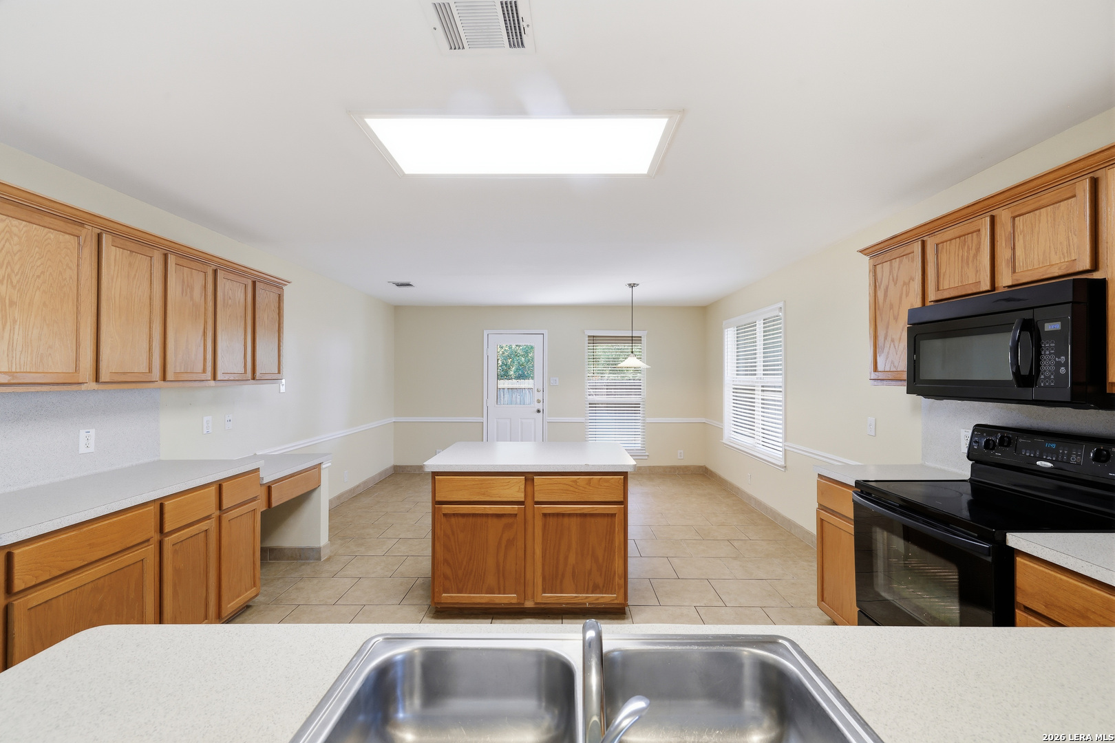 9324 Cedar Point Helotes, TX 78023 - Photo 6 of 32