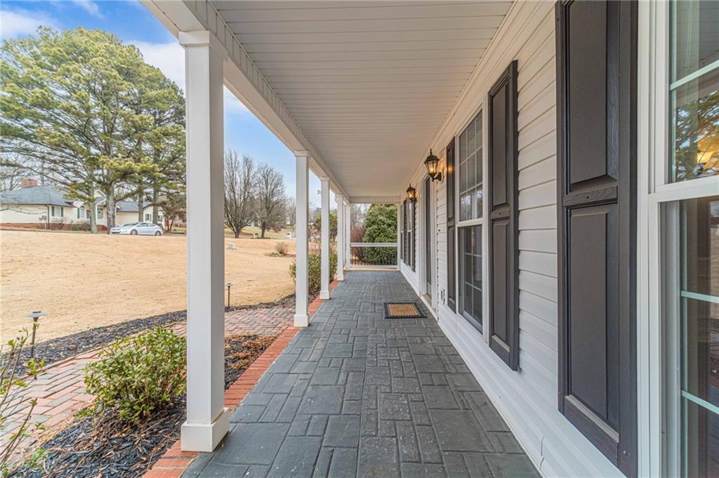 4033 Ashford Way Gainesville, GA 30507 - Photo 3 of 50