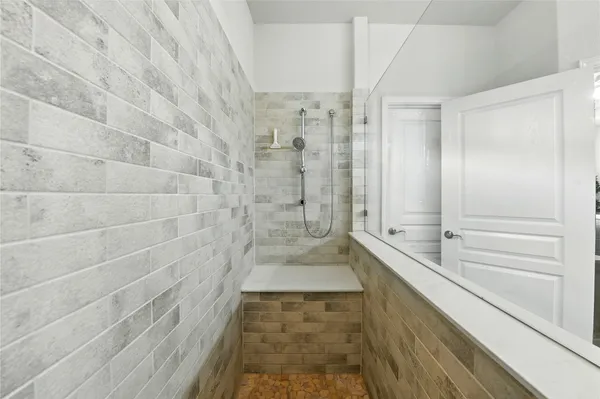 $2,800 | 107 Calhoun Lane, Georgetown, TX 78633