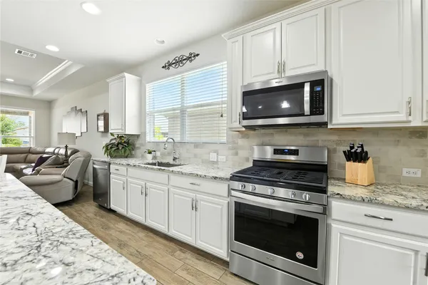 $2,800 | 107 Calhoun Lane, Georgetown, TX 78633