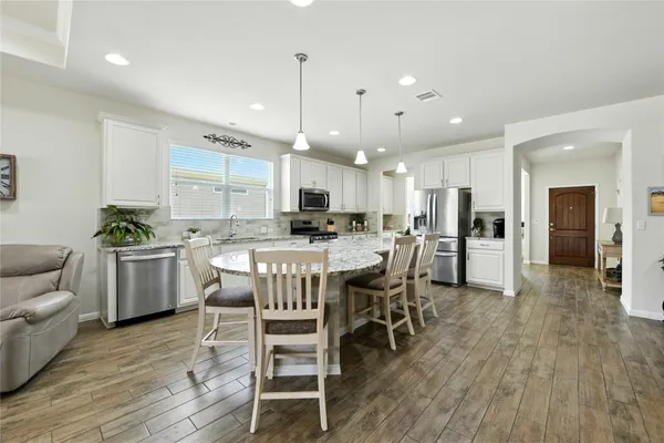 $2,800 | 107 Calhoun Lane, Georgetown, TX 78633