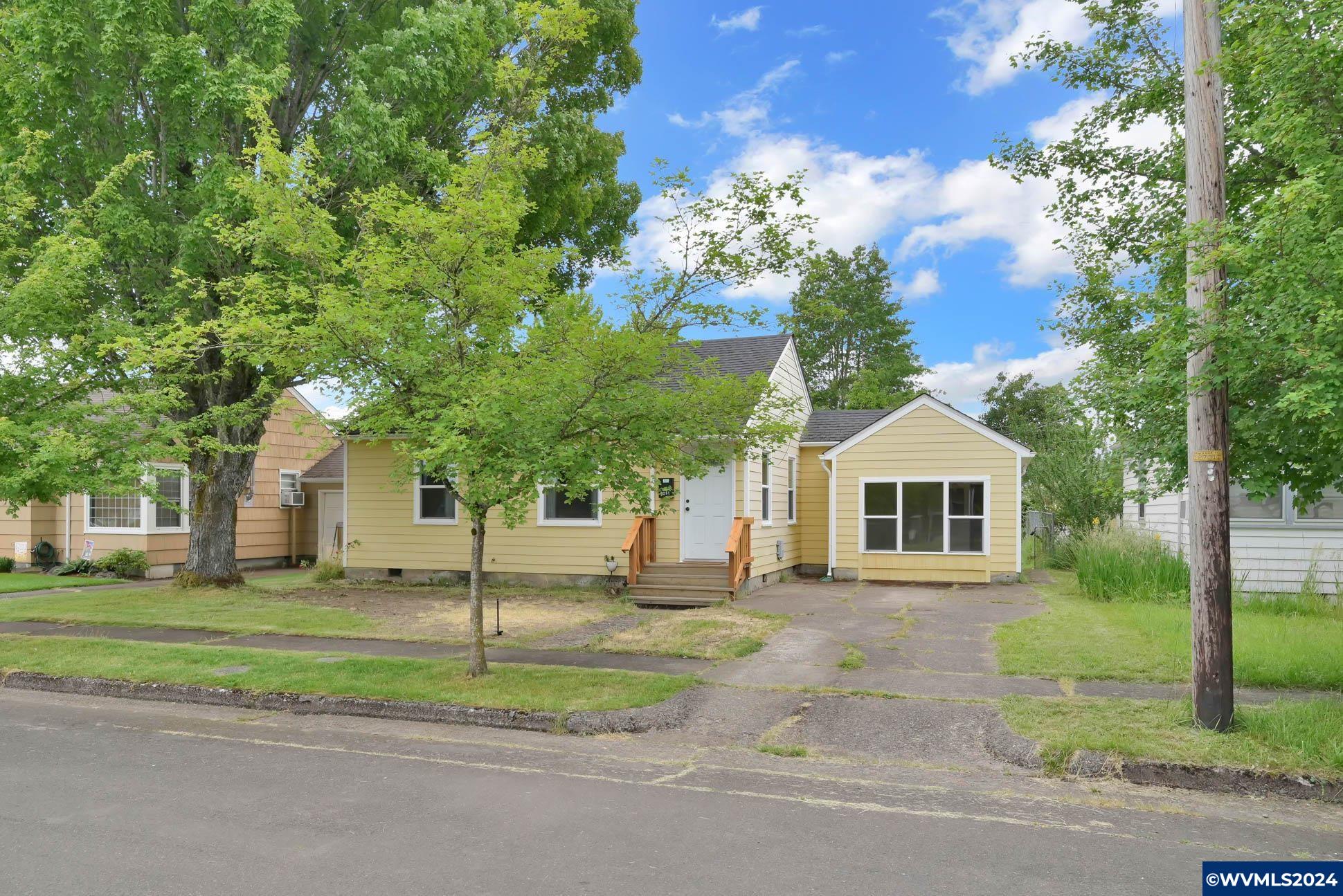1050 Southwest 14th Avenue Albany, OR 97321 - Photo 1 of 35 Gallery Image 1
