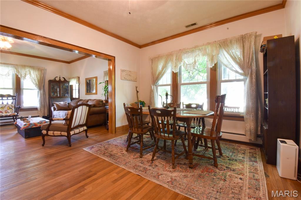 302 South Hackman Street Staunton, IL 62088 - Photo 13 of 38