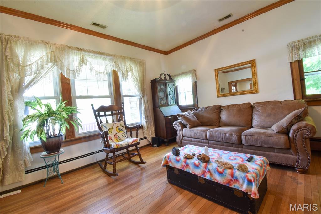 302 South Hackman Street Staunton, IL 62088 - Photo 14 of 38