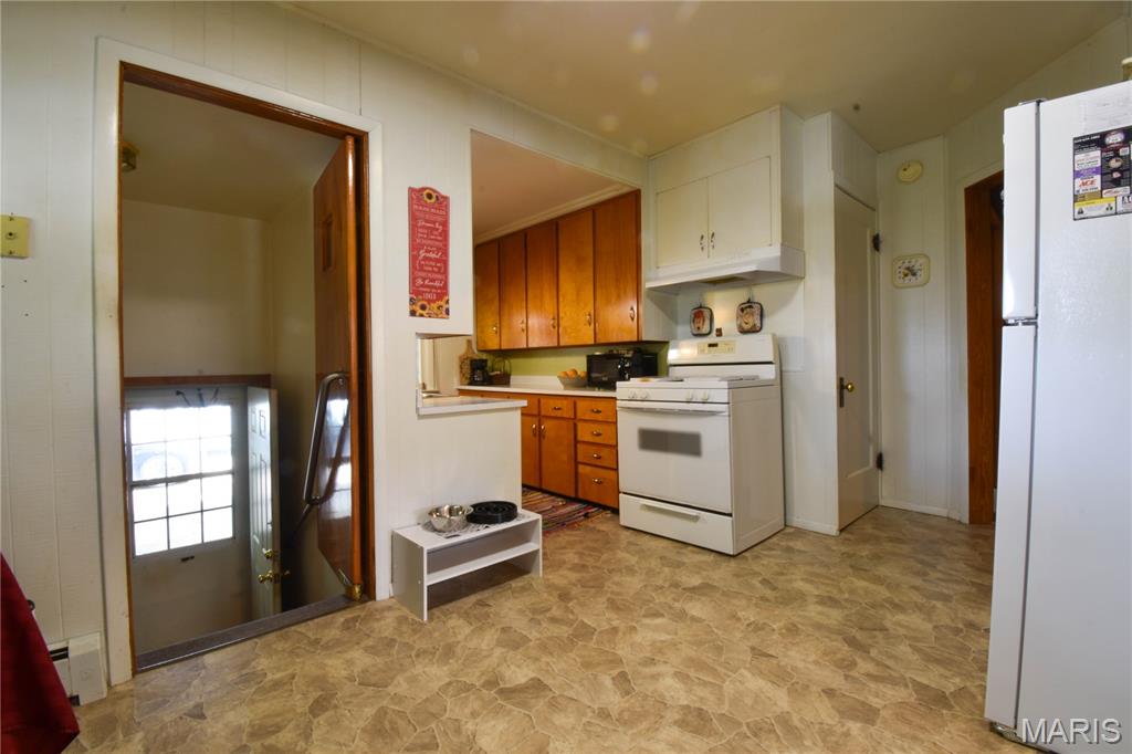 302 South Hackman Street Staunton, IL 62088 - Photo 17 of 38