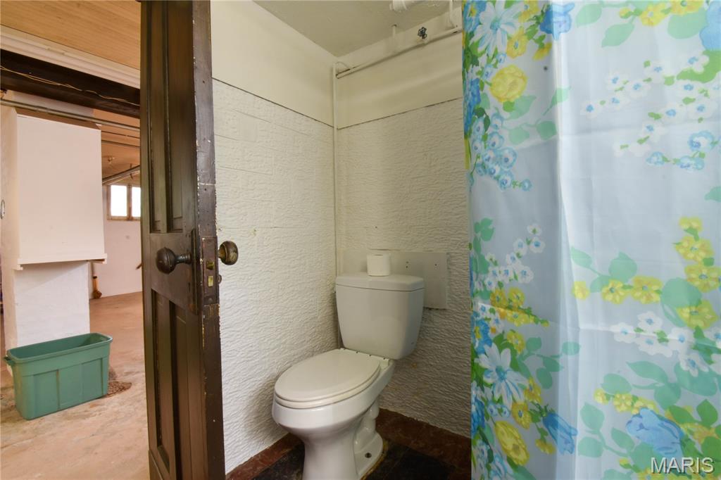 302 South Hackman Street Staunton, IL 62088 - Photo 29 of 38