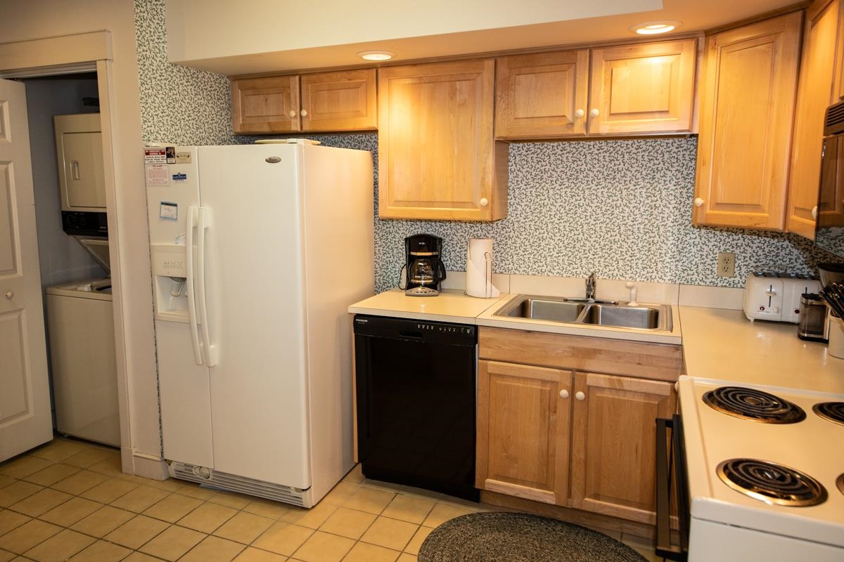 845 Solitude Road, Unit DL 5 Ludlow, VT 05149 - Photo 11 of 26 Gallery Image 11